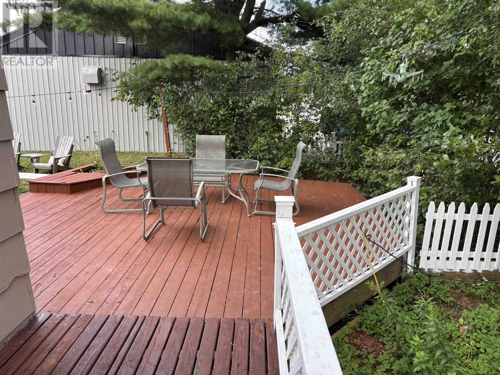90 Hillcrest Ave Avenue Property Photo 6
