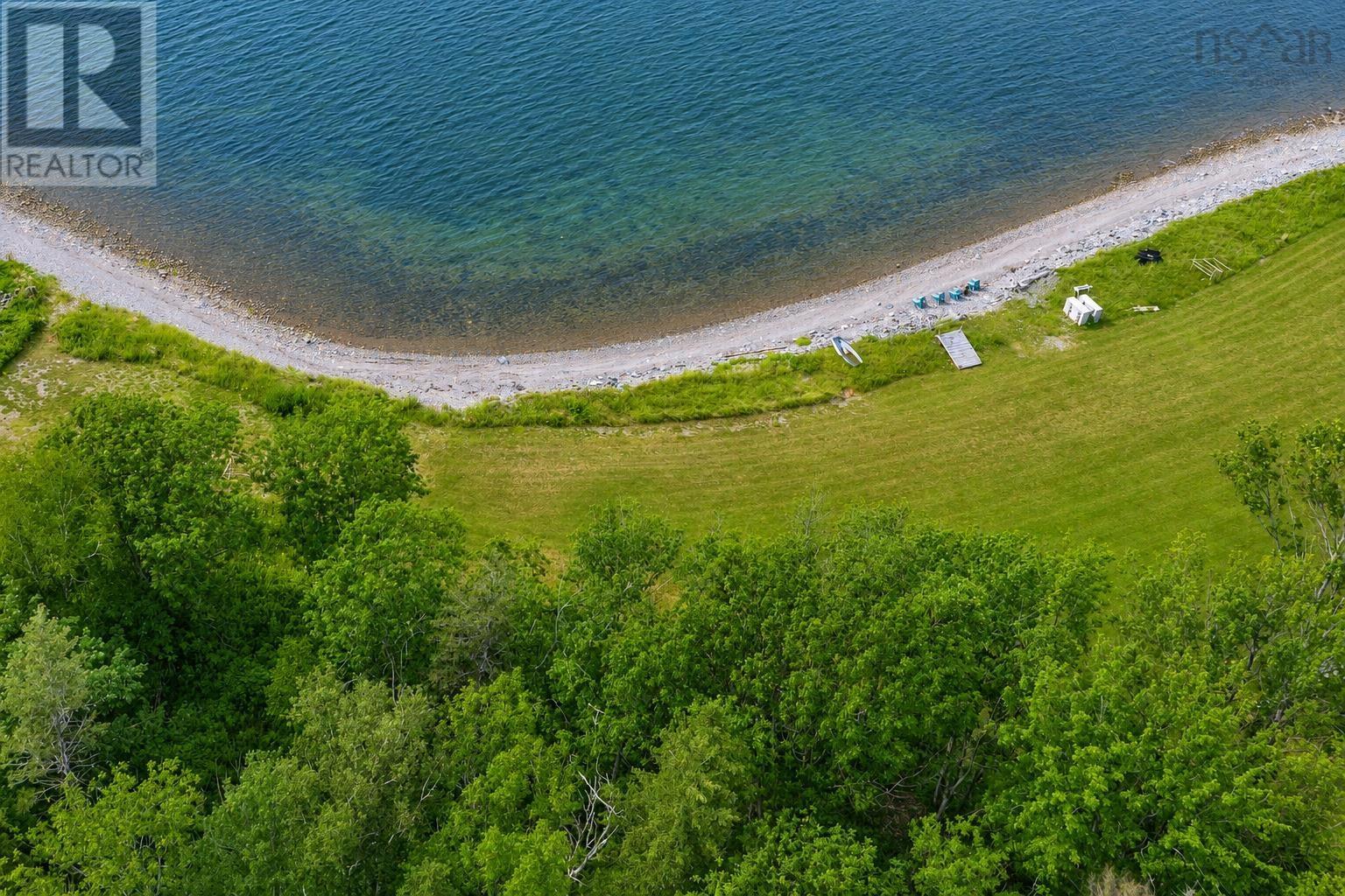 7498 East Bay Highway Property Photo 4