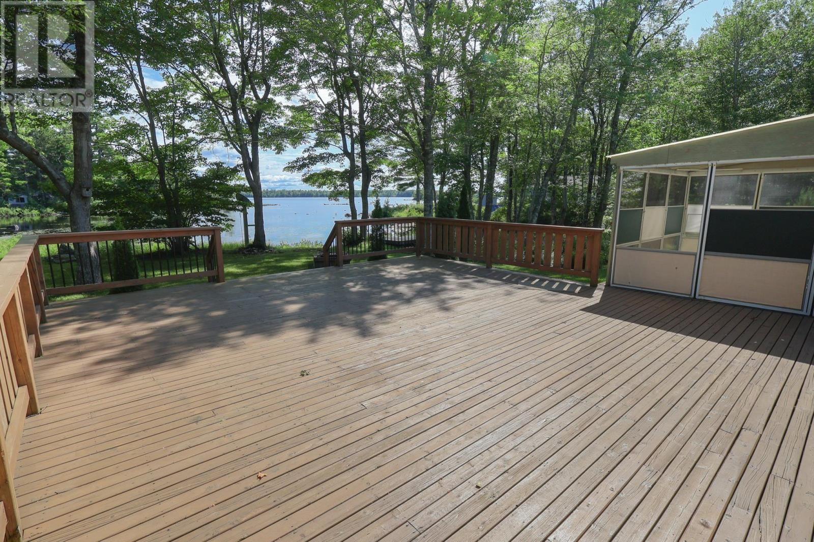 21 Lakeview Road Property Photo 1