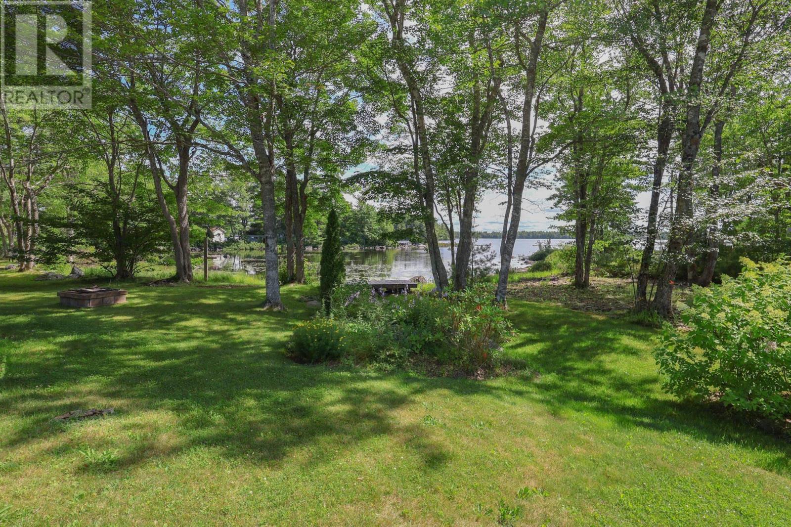21 Lakeview Road Property Photo 2