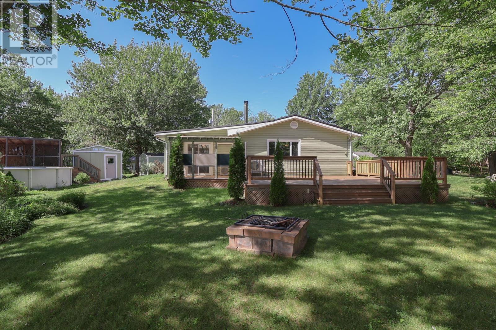 21 Lakeview Road Property Photo 6