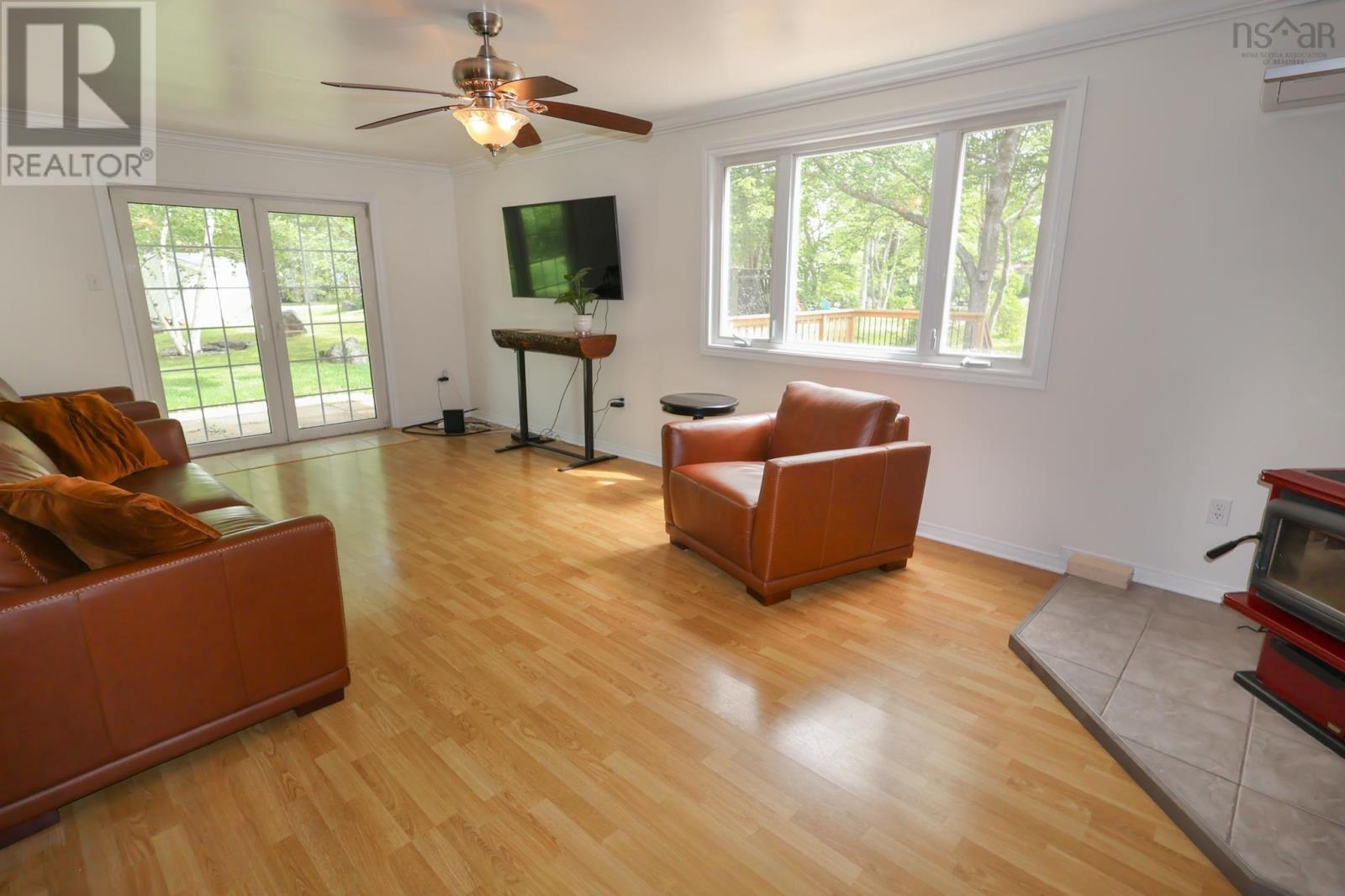 21 Lakeview Road Property Photo 13