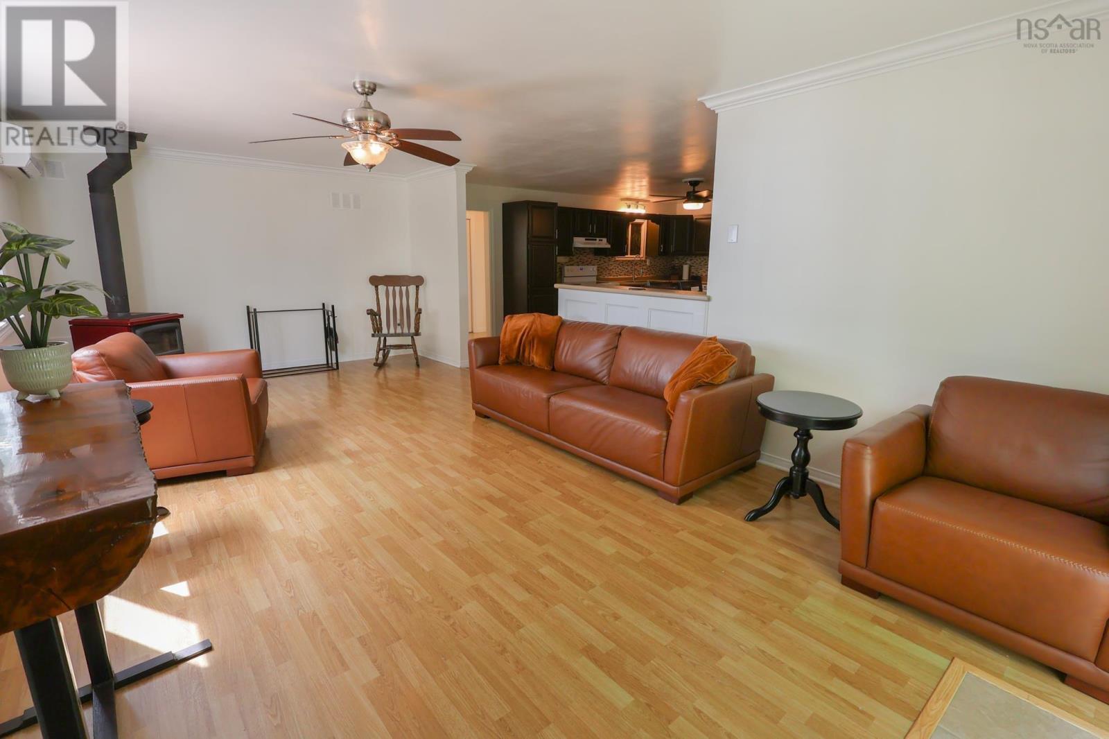 21 Lakeview Road Property Photo 14