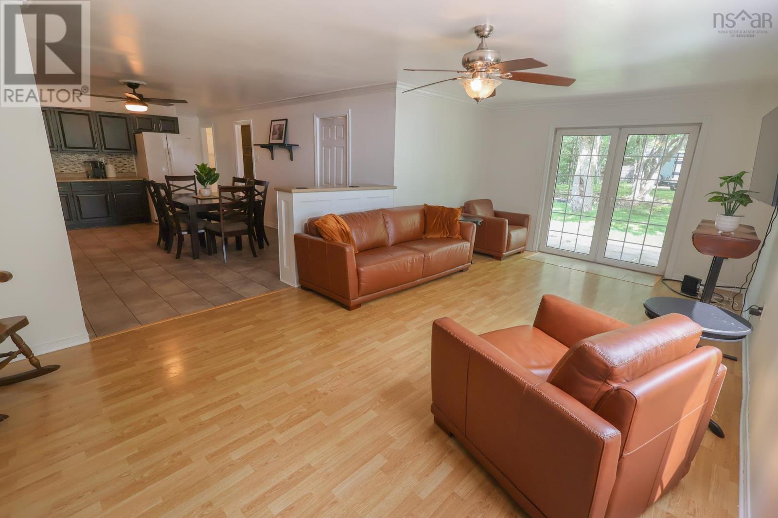 21 Lakeview Road Property Photo 15