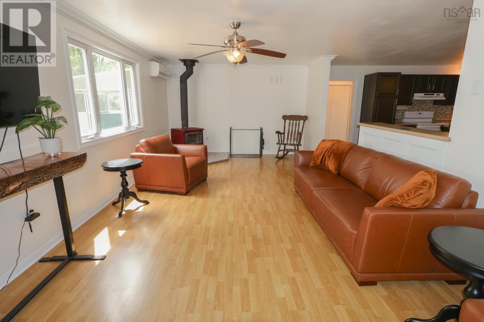 21 Lakeview Road Property Photo 16