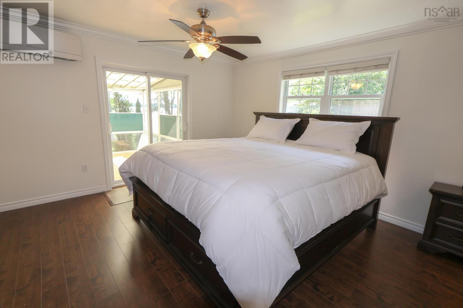 21 Lakeview Road Property Photo 18