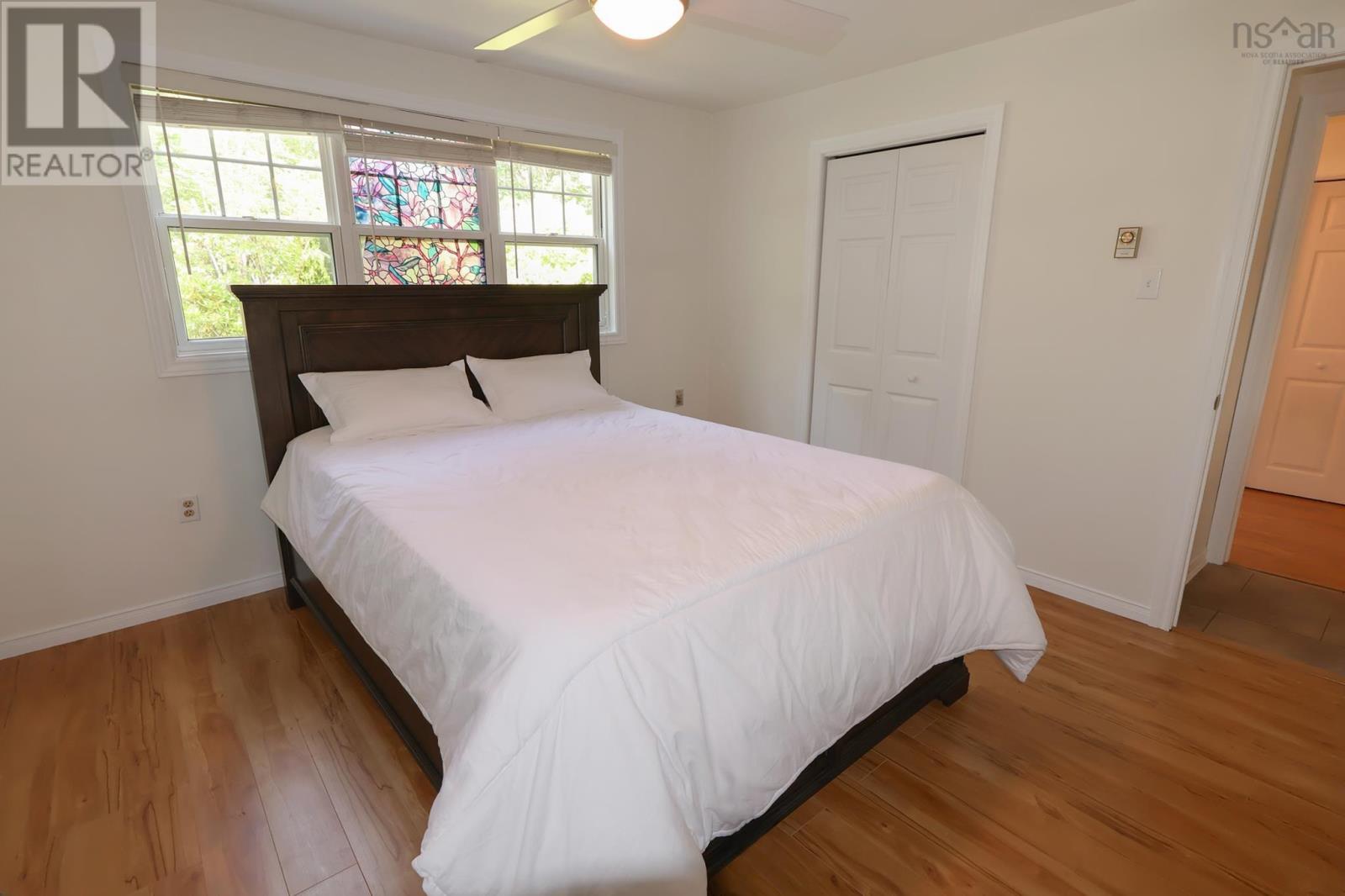 21 Lakeview Road Property Photo 23