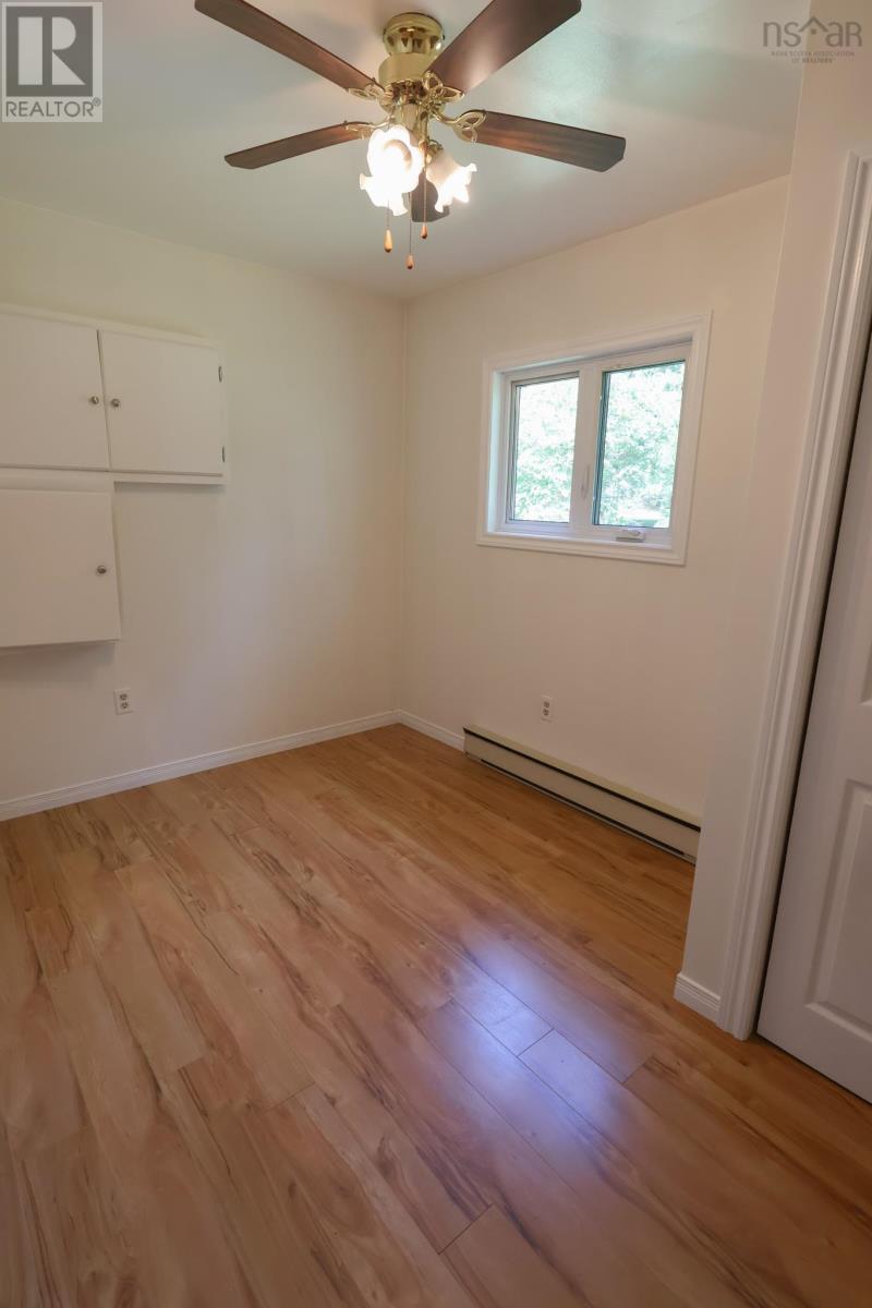 21 Lakeview Road Property Photo 24