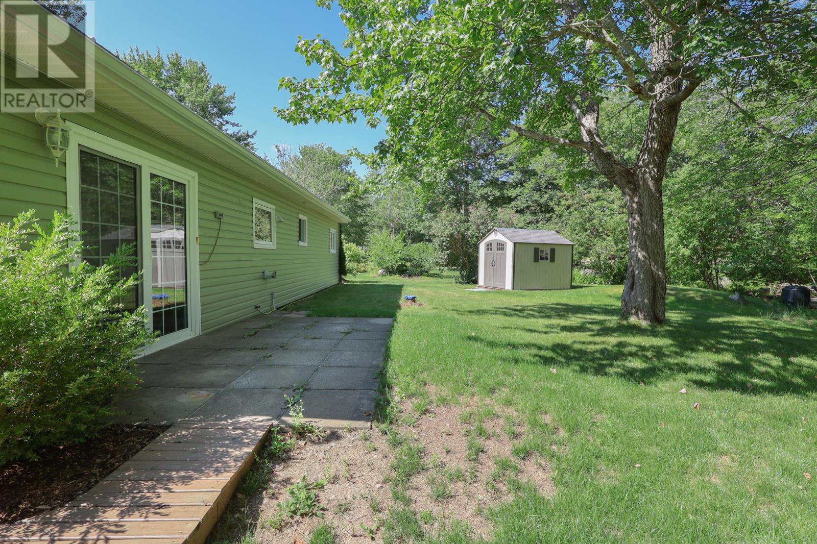 21 Lakeview Road Property Photo 32