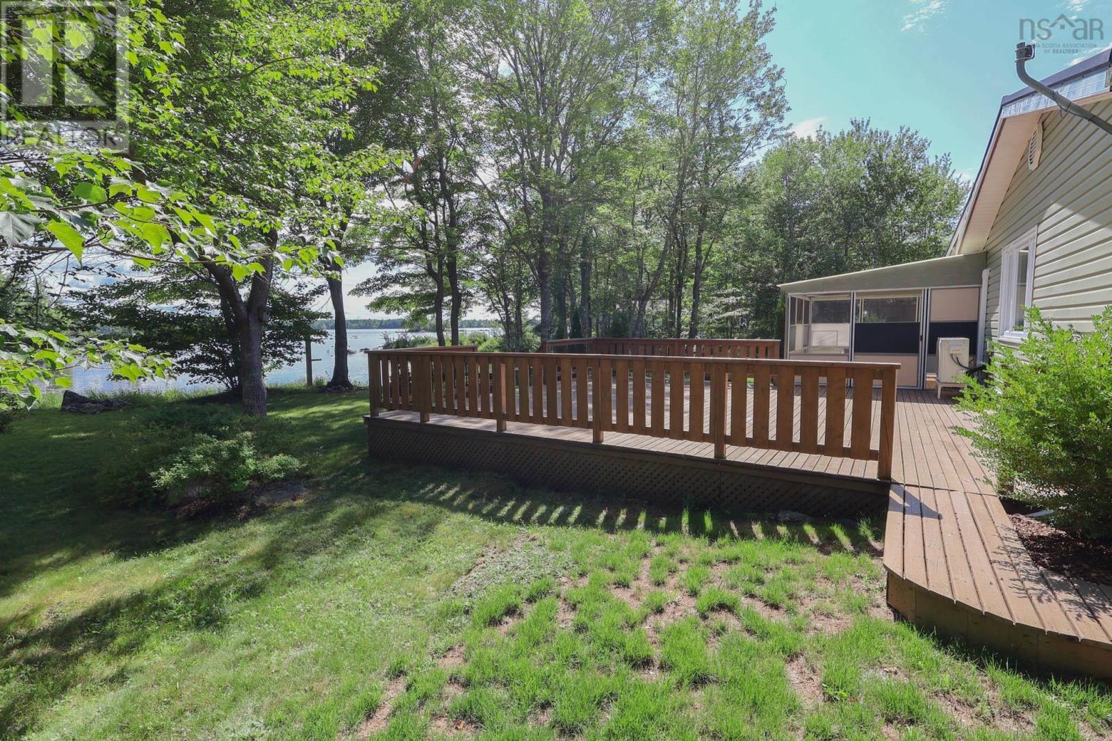 21 Lakeview Road Property Photo 33