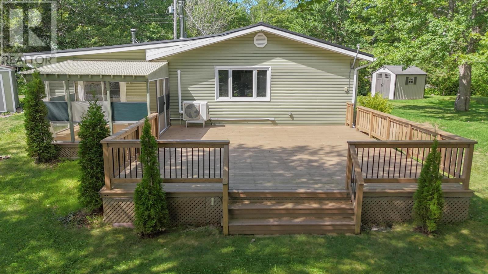 21 Lakeview Road Property Photo 34