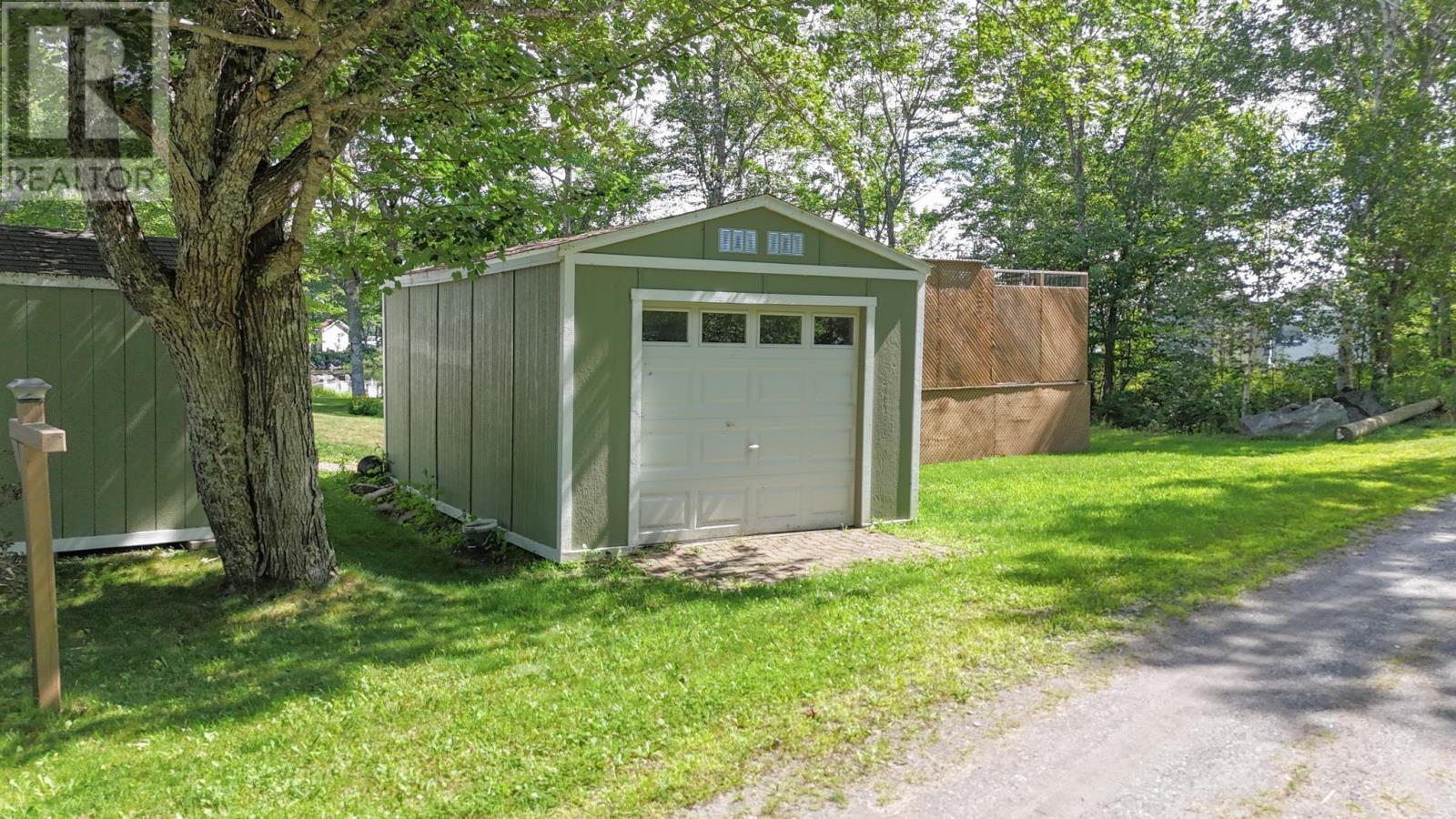 21 Lakeview Road Property Photo 44