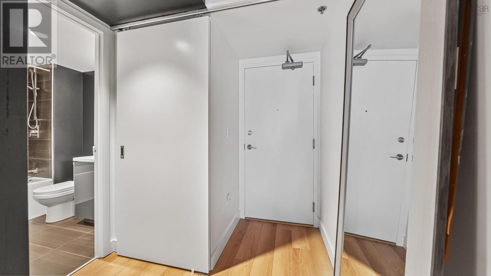 423 1065 Barrington Street Property Photo 2