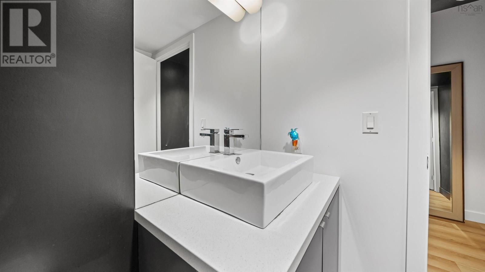 423 1065 Barrington Street Property Photo 5