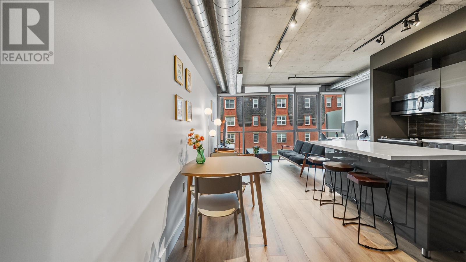423 1065 Barrington Street Property Photo 6