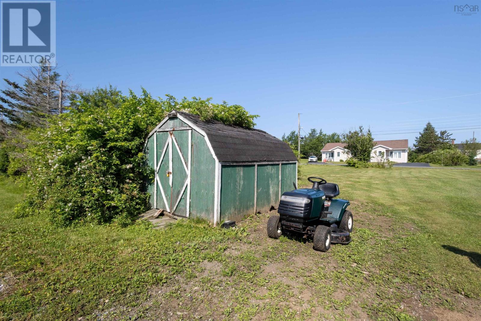 32 Highland Street Property Photo 11
