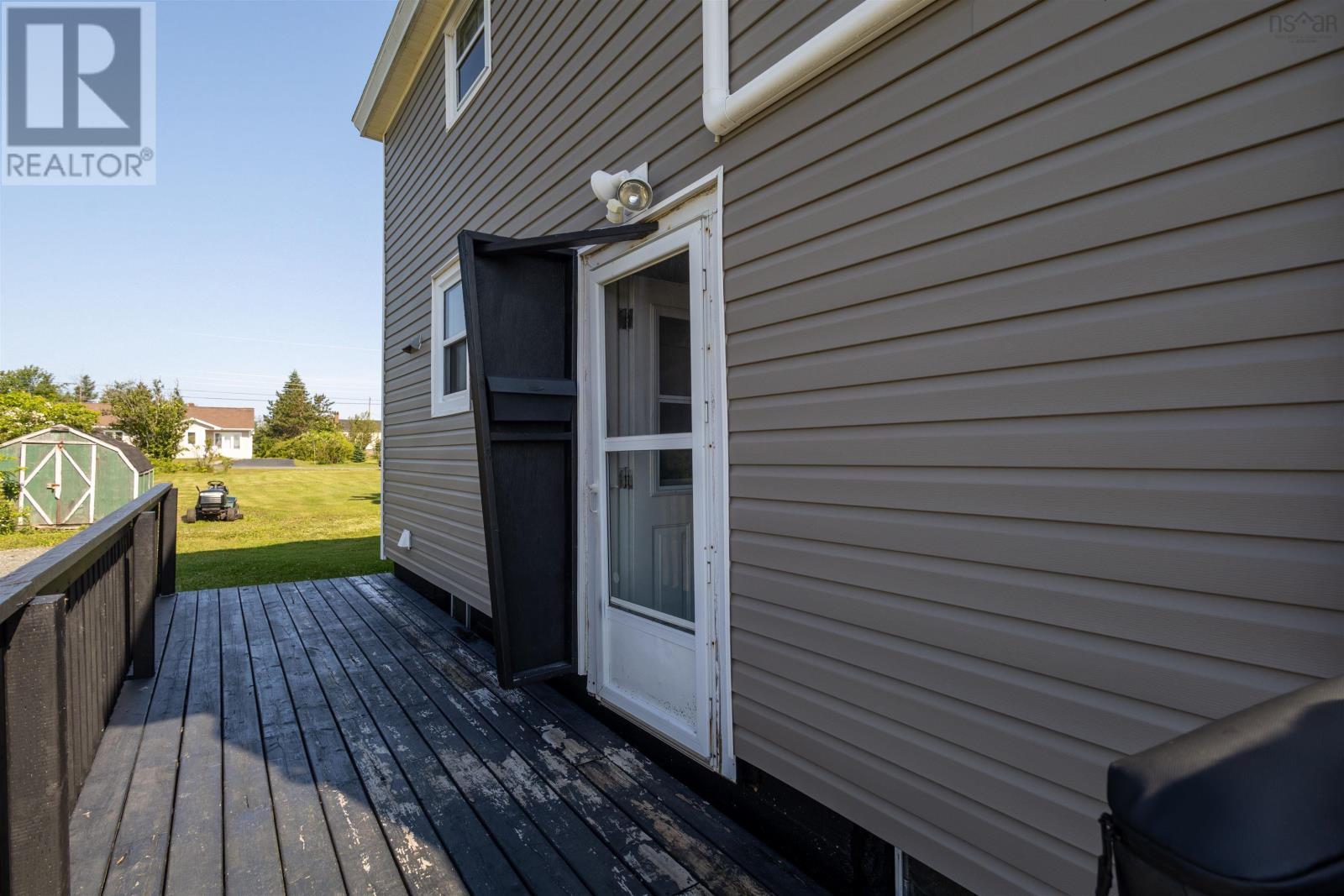 32 Highland Street Property Photo 13