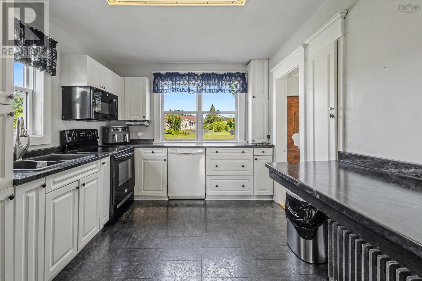 32 Highland Street Property Photo 19
