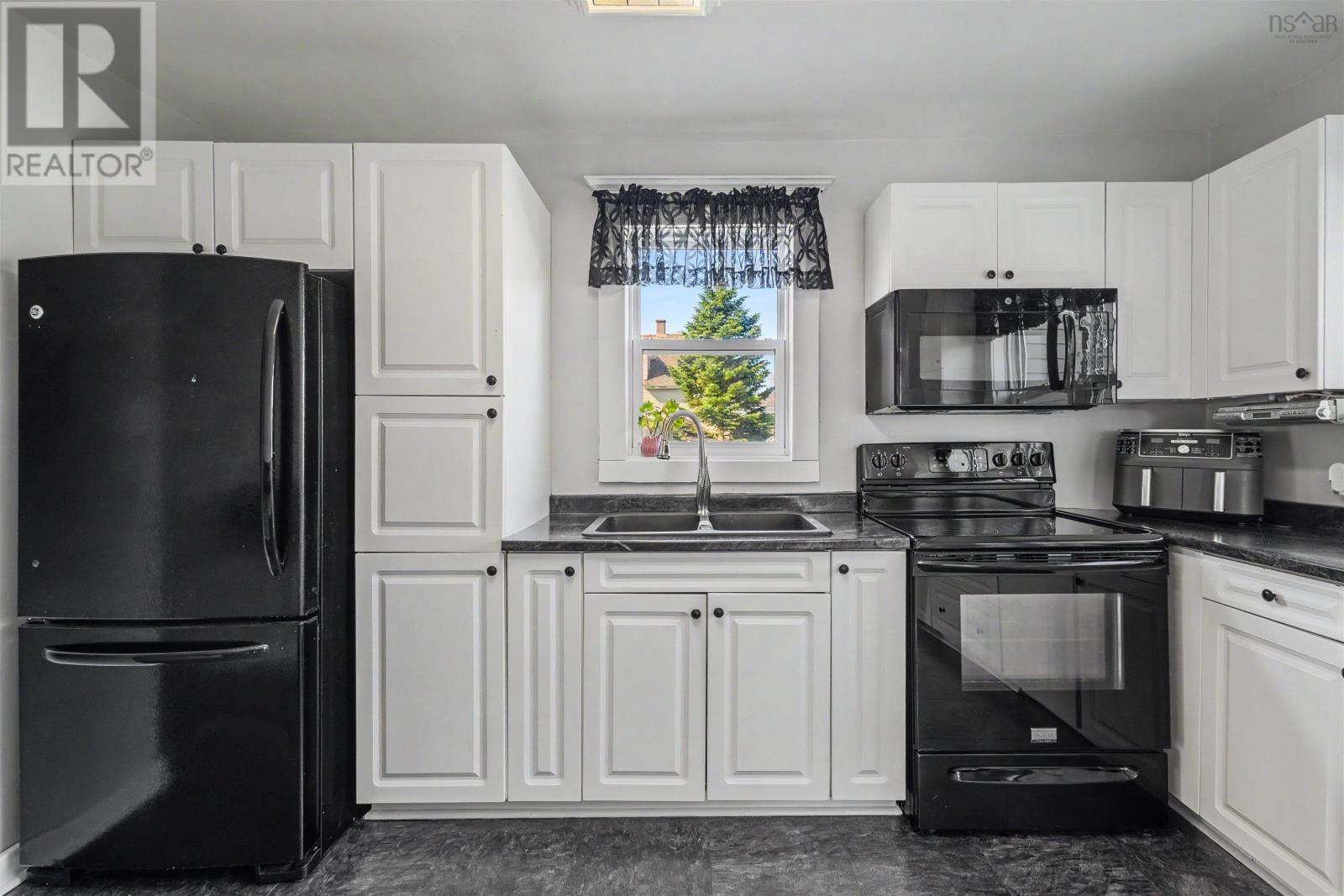 32 Highland Street Property Photo 20