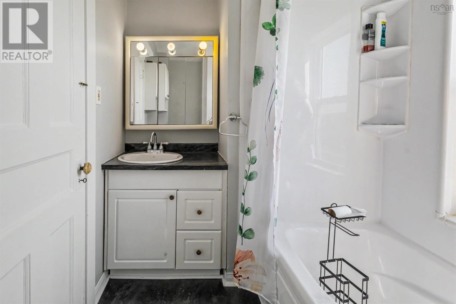 32 Highland Street Property Photo 25