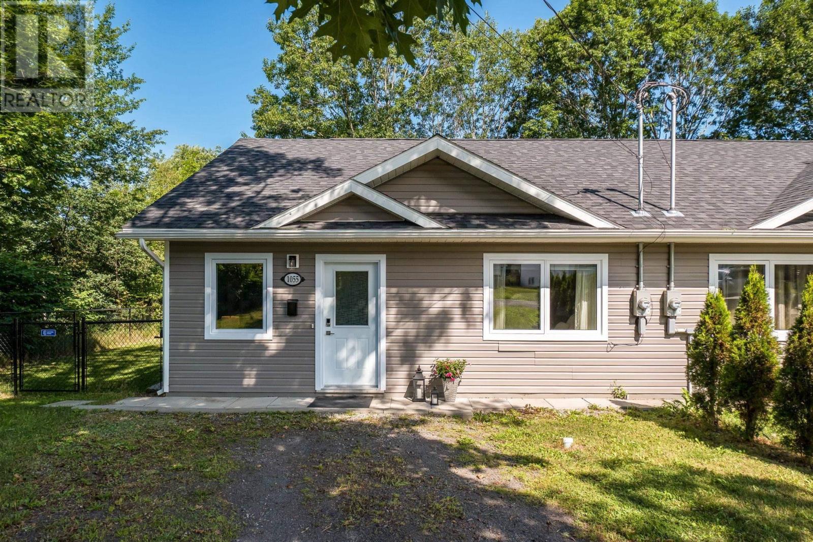 1055 Marie Crescent Property Photo 1
