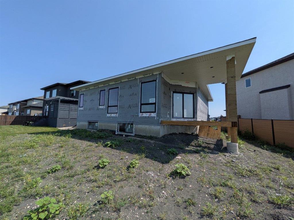 255 Yellow Moon Crescent Property Photo 3