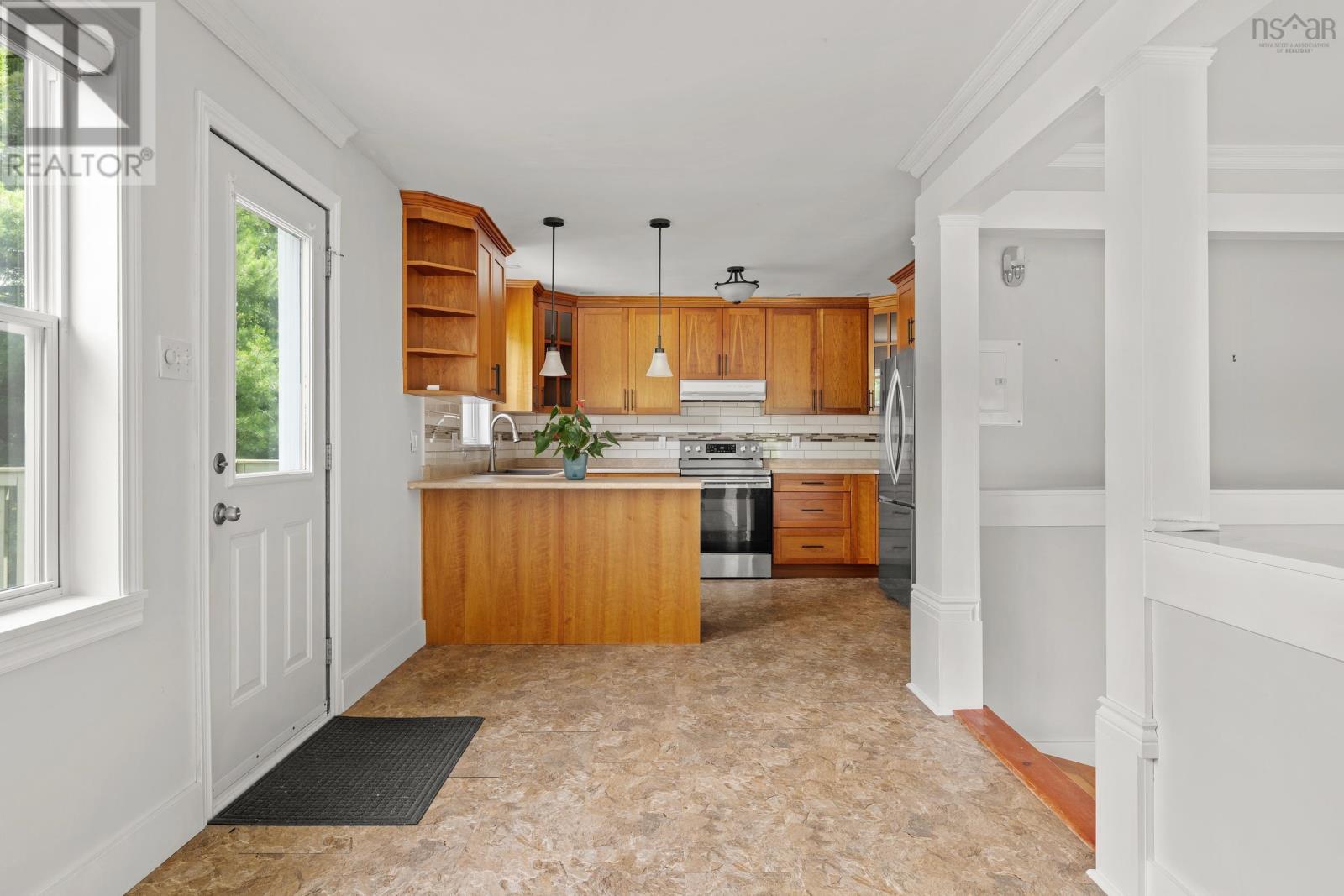 299/297 Spencer Avenue Property Photo 8