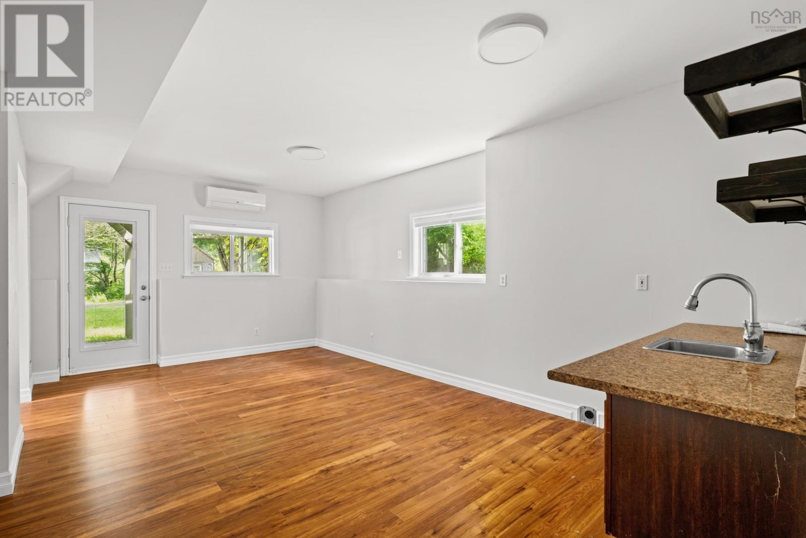 299/297 Spencer Avenue Property Photo 37