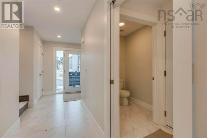 103 Flatrock Crescent Property Photo 11