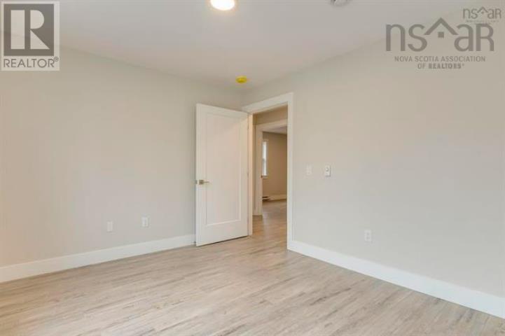 103 Flatrock Crescent Property Photo 31