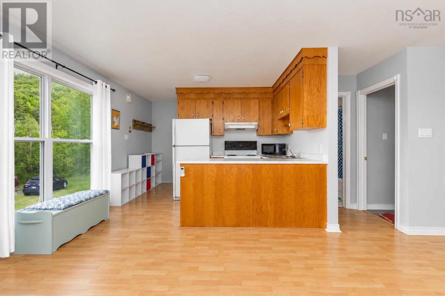 8456 East Bay Highway Property Photo 14