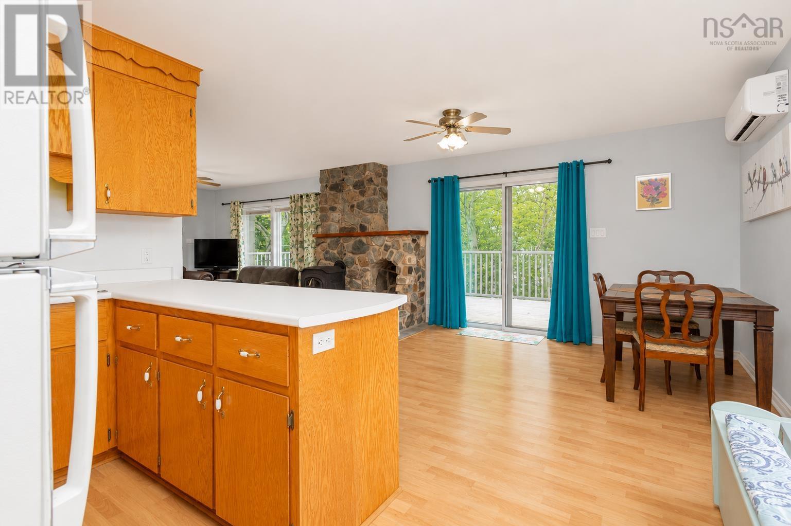 8456 East Bay Highway Property Photo 16