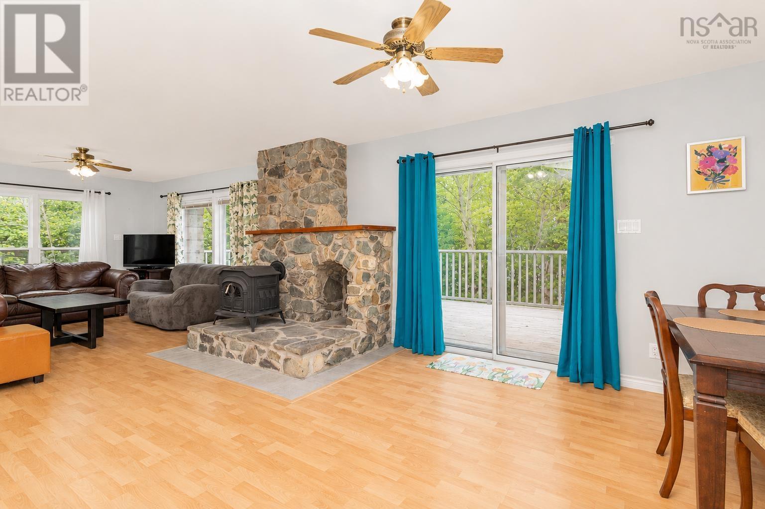 8456 East Bay Highway Property Photo 17