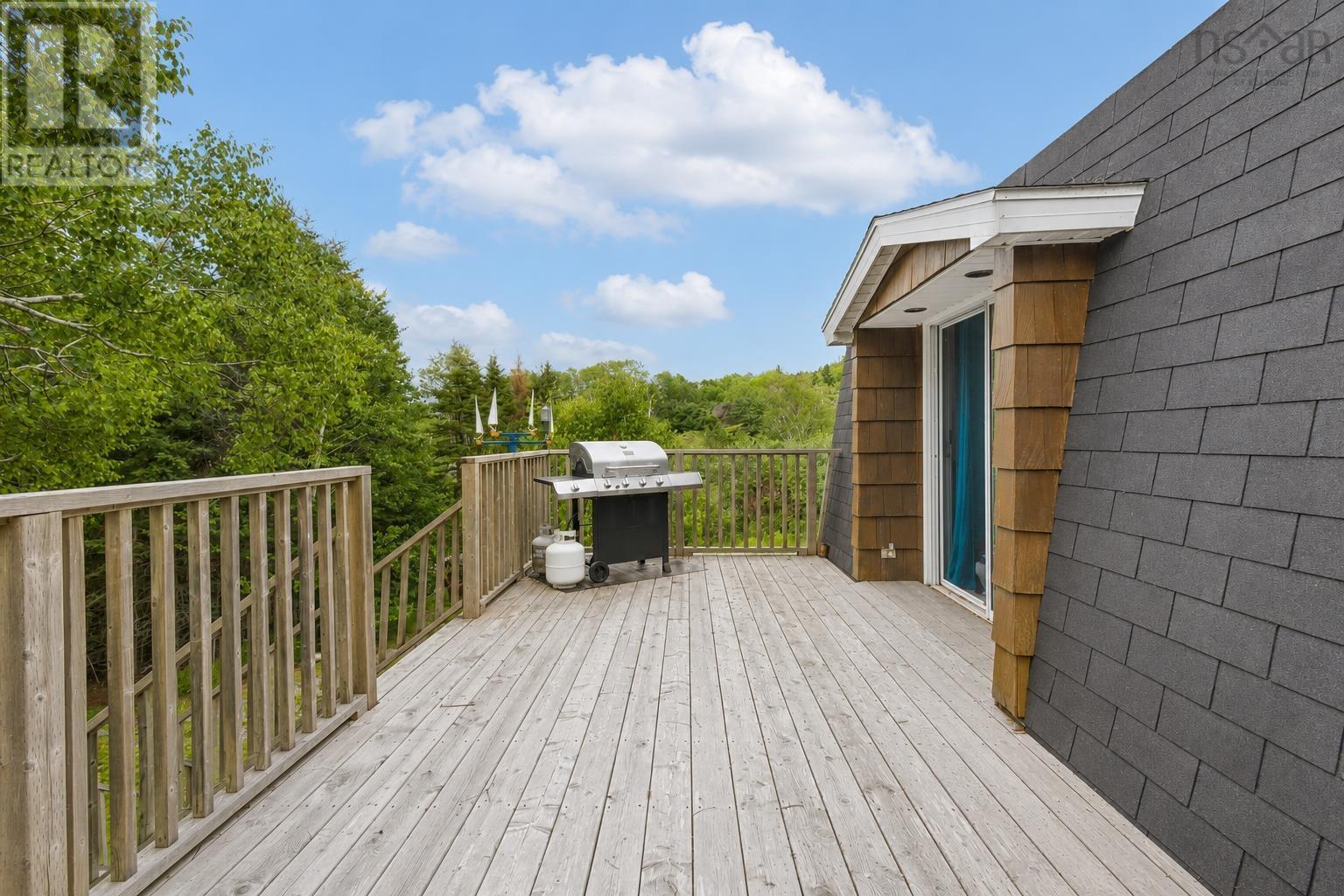 8456 East Bay Highway Property Photo 25