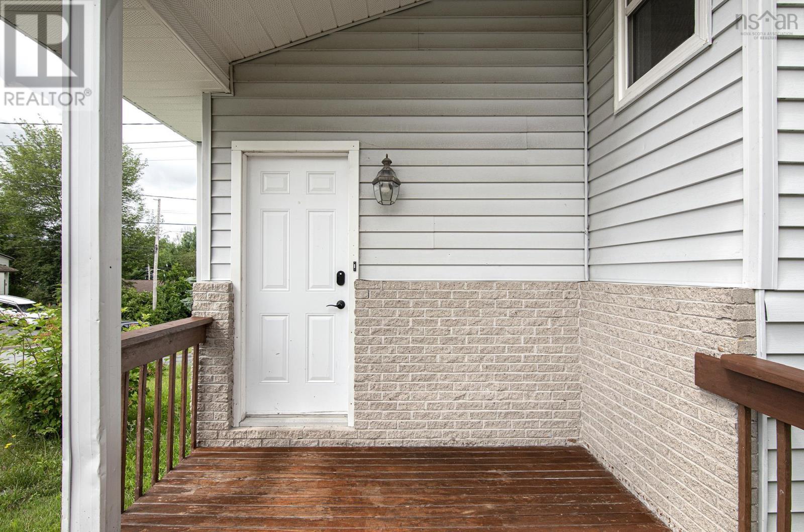 14 Noria Crescent Property Photo 2