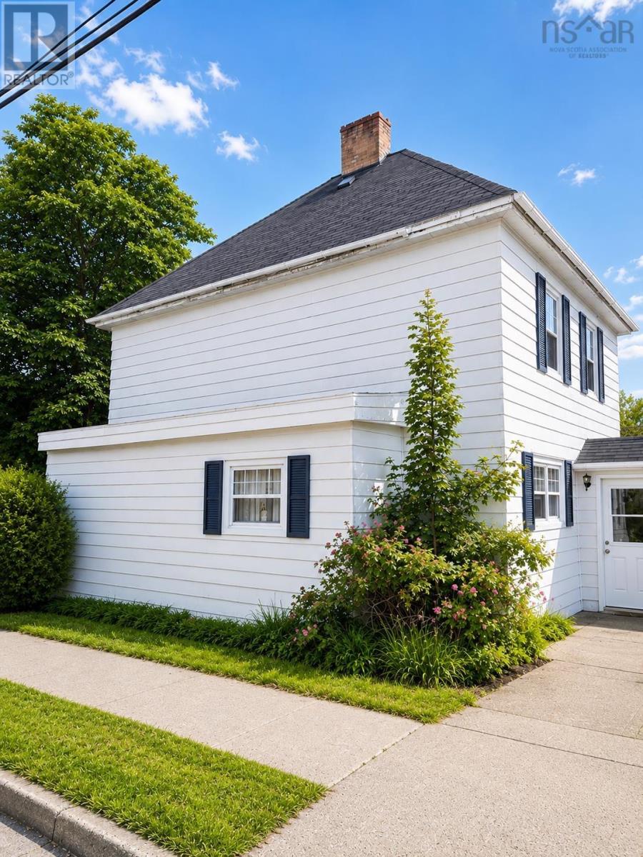 61 Leonard Street Property Photo 2
