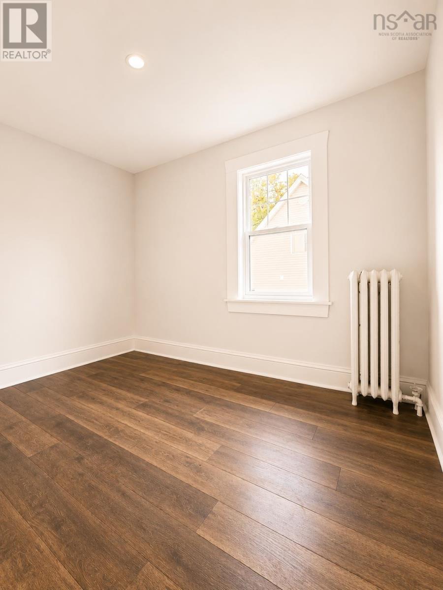 61 Leonard Street Property Photo 18