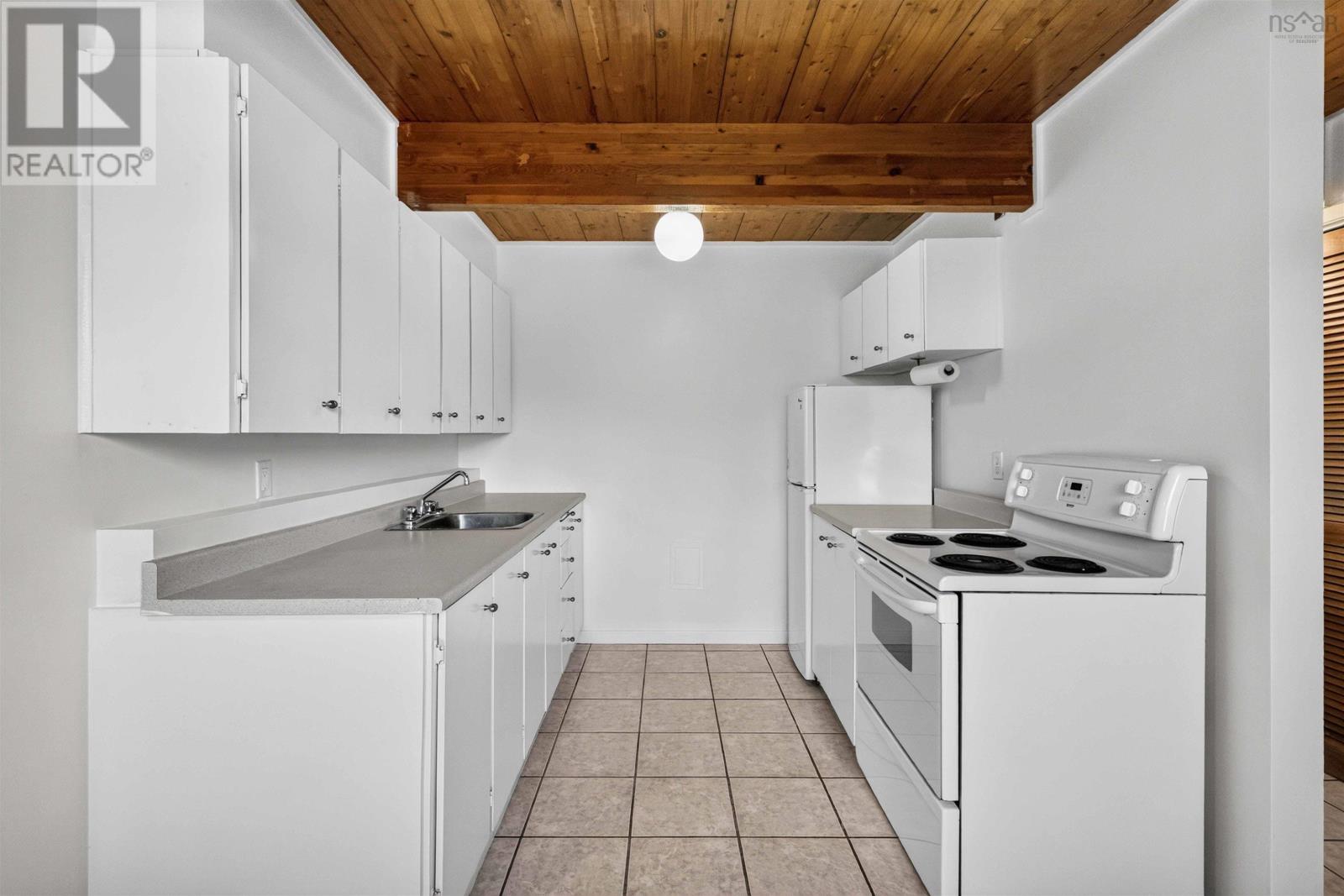 27 Drumdonald Road Property Photo 6