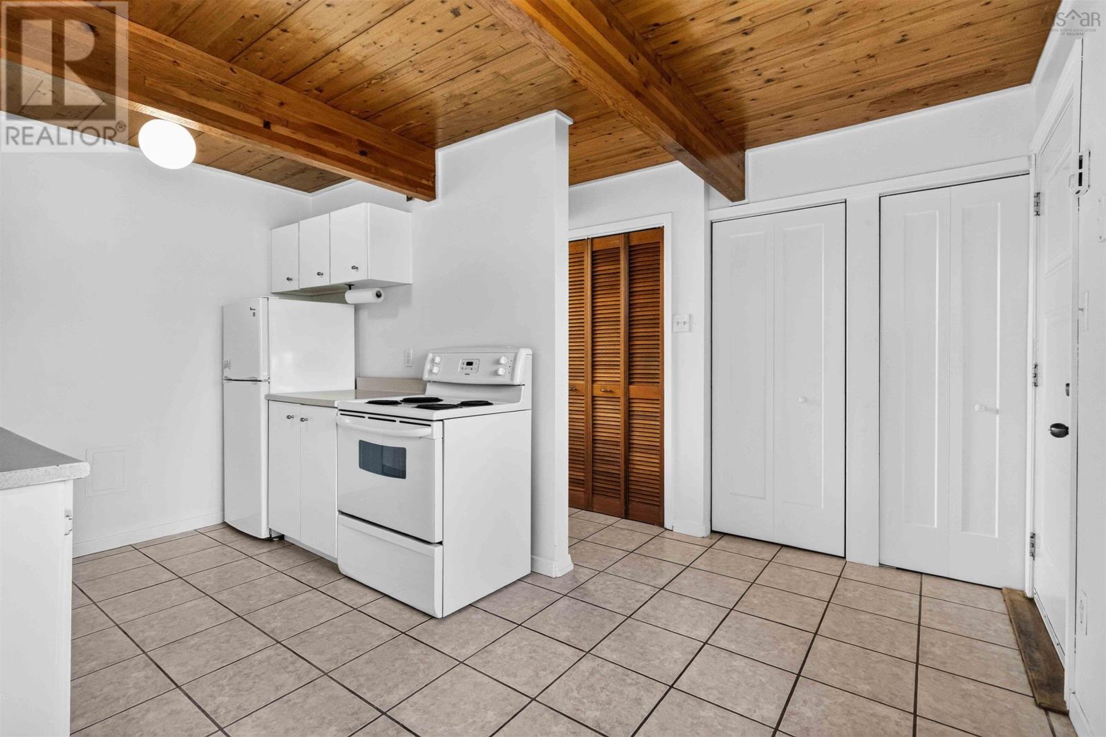 27 Drumdonald Road Property Photo 8