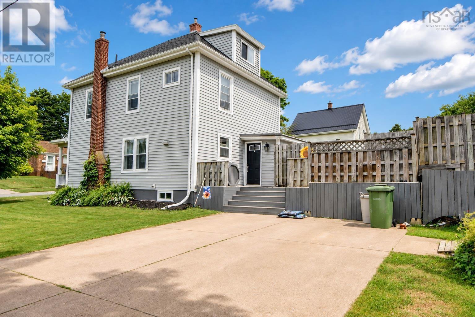 131 Maple Avenue Property Photo 4
