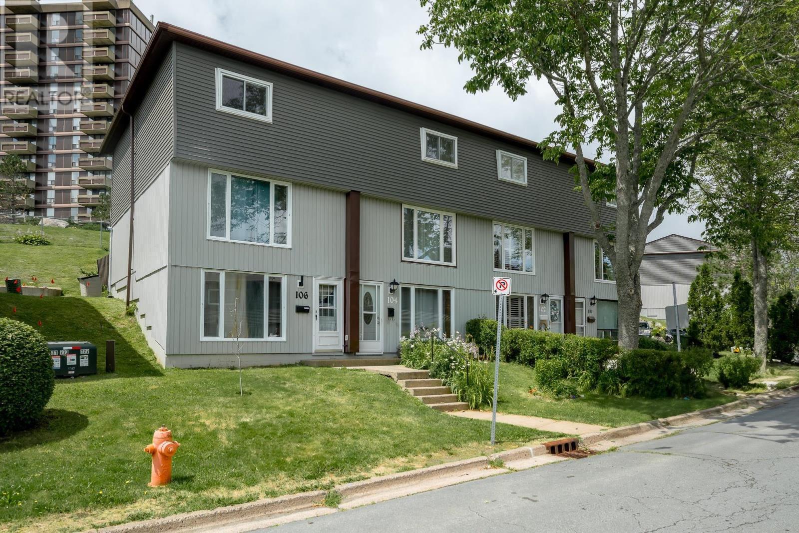 104 Bromley Road