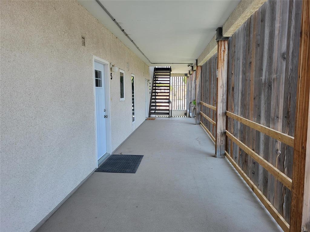 5 387 Talbot Avenue Property Photo 2