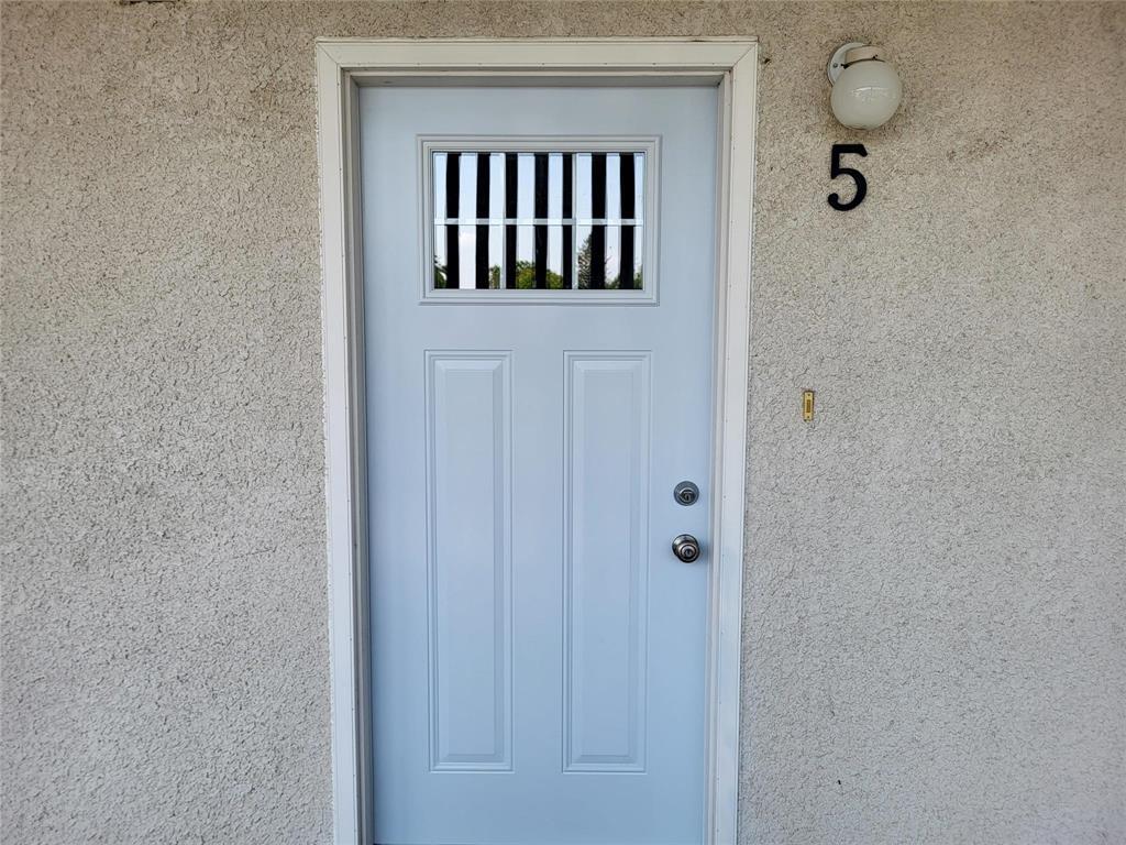 5 387 Talbot Avenue Property Photo 3