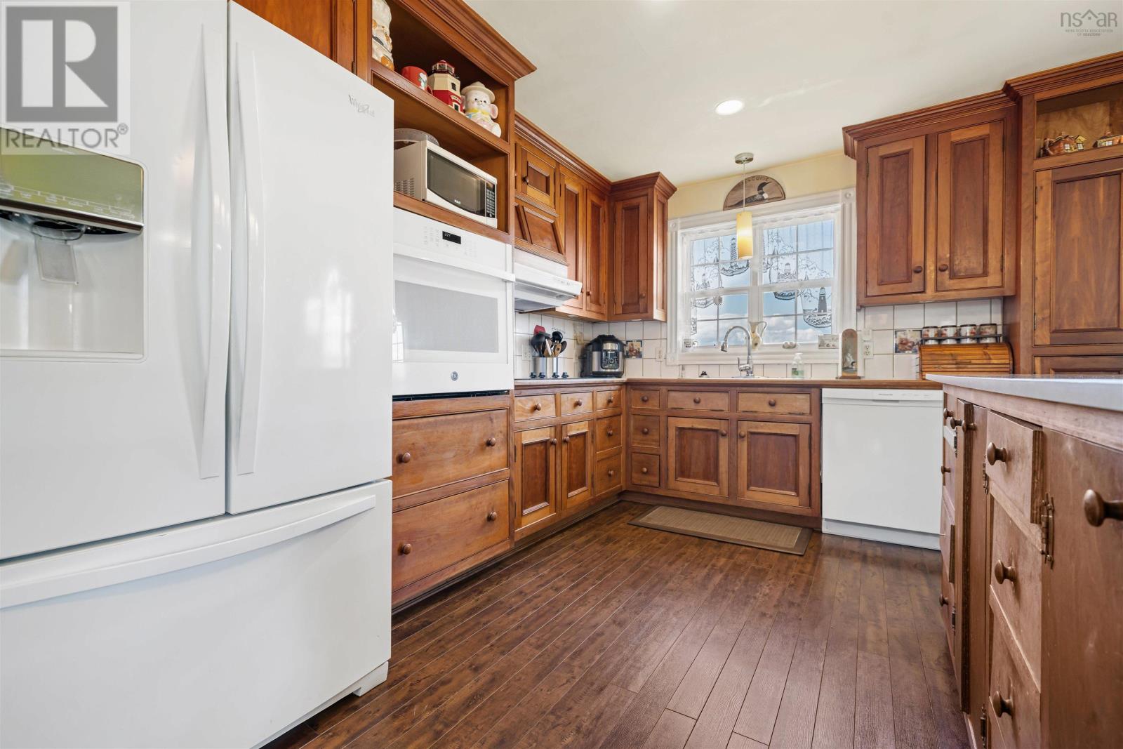 392 Birch Hill Road Property Photo 12