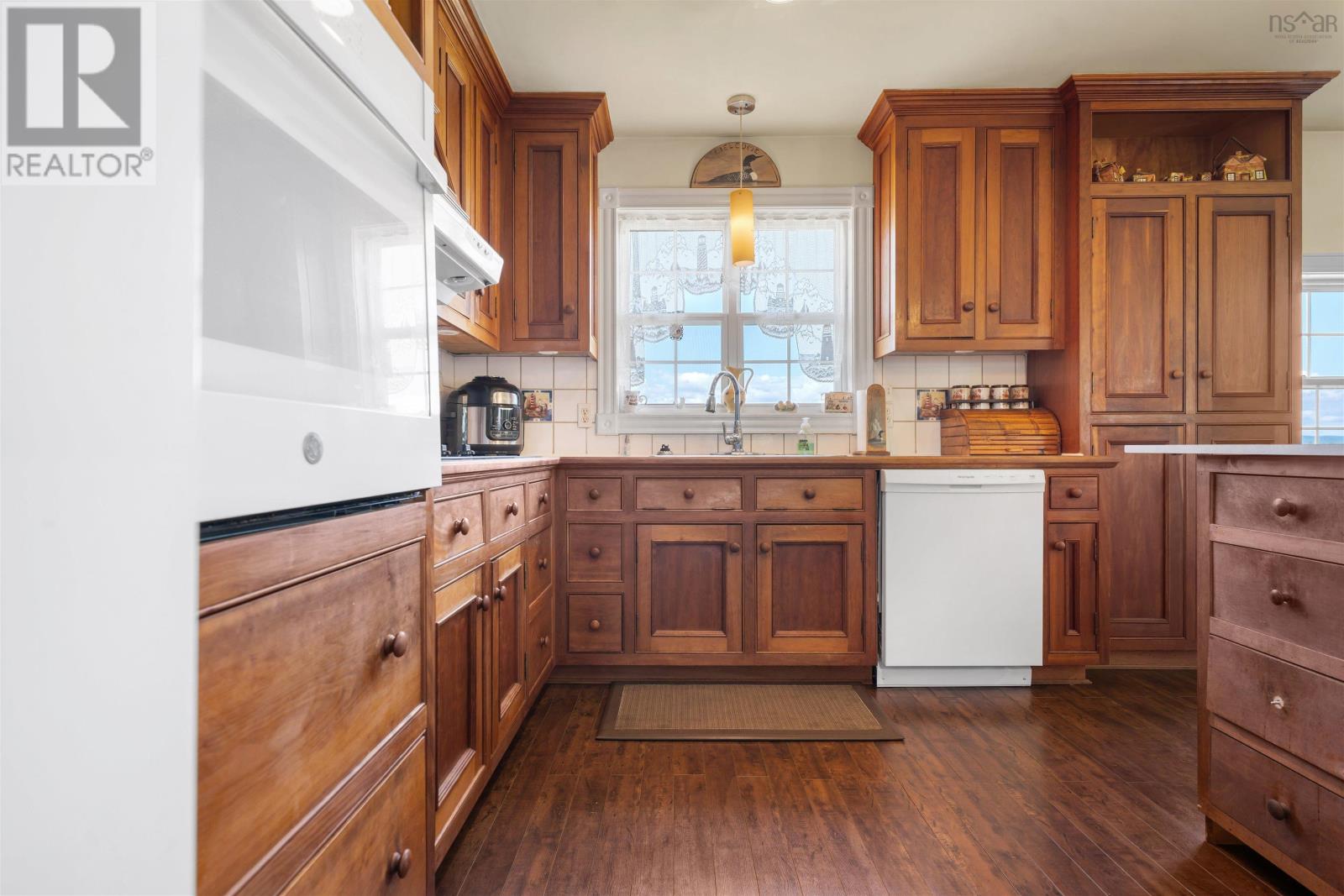 392 Birch Hill Road Property Photo 13