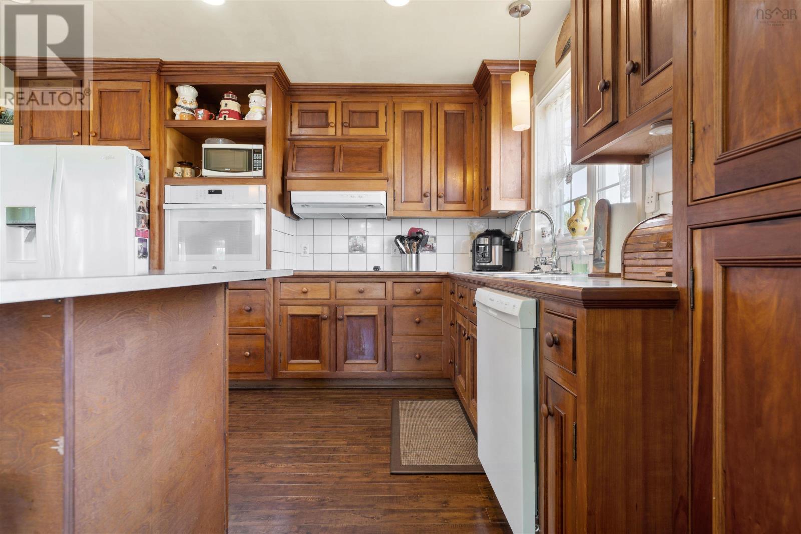 392 Birch Hill Road Property Photo 14