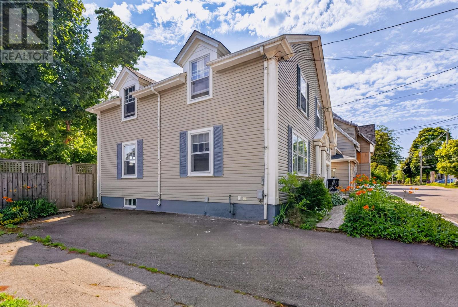 222 Church Street Property Photo 3