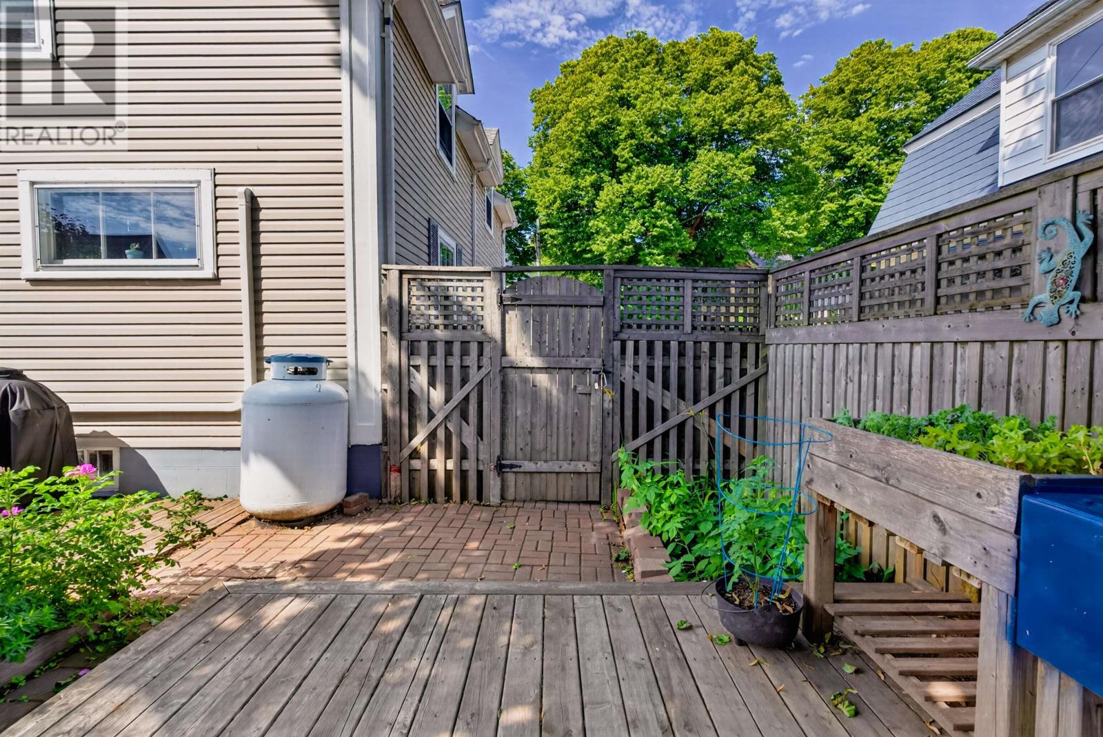 222 Church Street Property Photo 4