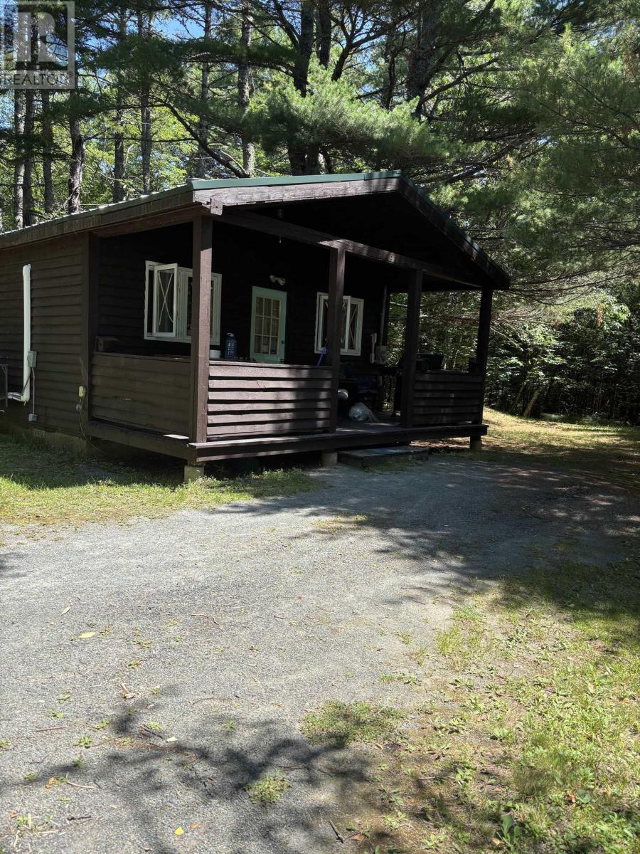 2031 East Clifford Road Property Photo 17