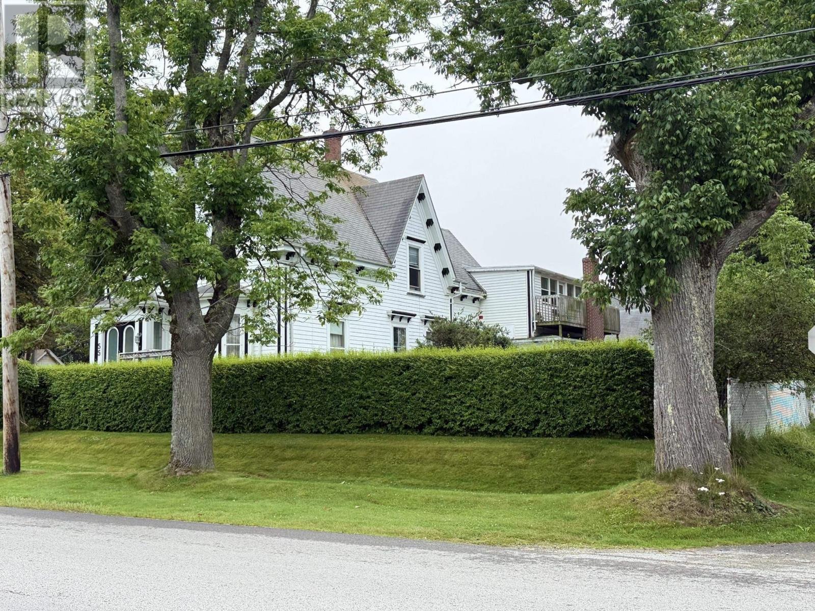 55 Forest Street Property Photo 2